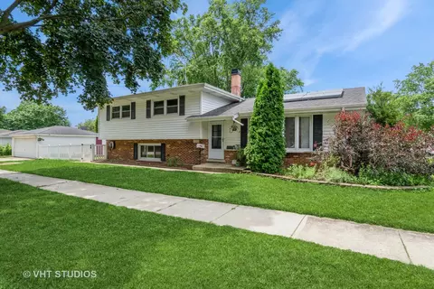 Exterior - 1122 Coolidge Ave, Wheaton, IL 60189 photo 2 of 5