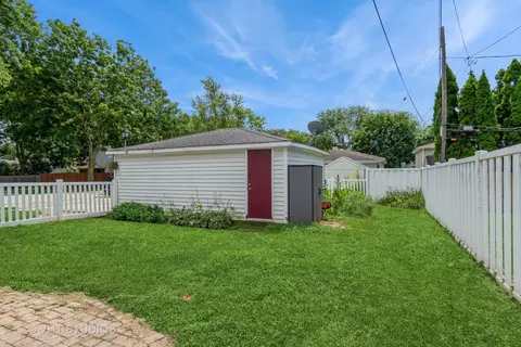 Exterior - 1122 Coolidge Ave, Wheaton, IL 60189 photo 5 of 5