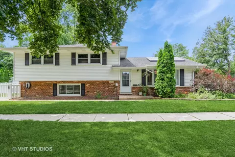 1122 Coolidge Ave, Wheaton, IL 60189