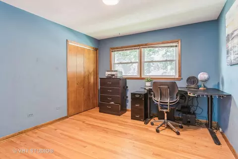 Bedroom - 1122 Coolidge Ave, Wheaton, IL 60189 photo 4 of 5