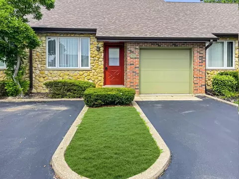 8148 W 111th St #C3, Palos Hills, IL 60465