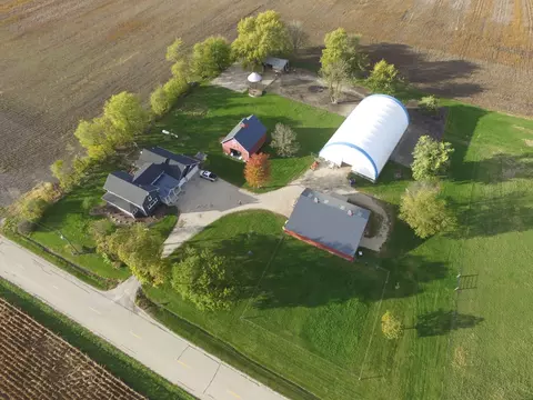 3851 Holt Rd, Minooka, IL 60447