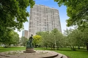 2800 N Lake Shore Dr #516, Chicago, IL 60657