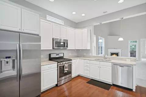 Kitchen - 3848 Valhalla Dr, Elgin, IL 60124 photo 2 of 3