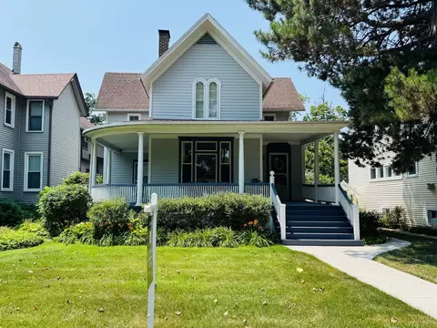 5914 N East Circle Ave, Chicago, IL 60631