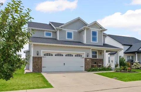23 Lodge Trl, Monticello, IL 61856