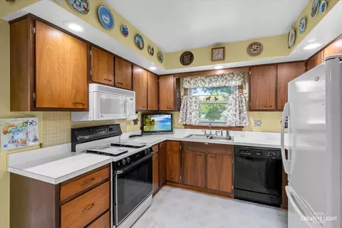 1672 Kimberly Ave, Elgin, IL 60123 photo 9