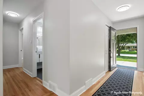 Entry Way - 964 Brookside Ln, Deerfield, IL 60015 photo 2 of 2