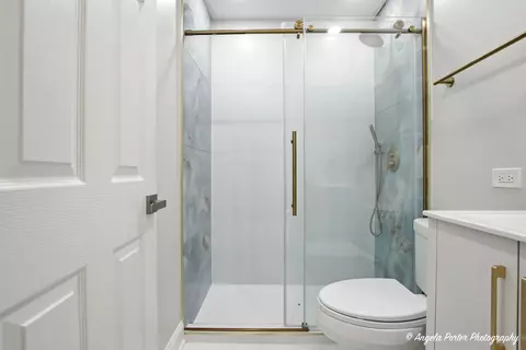 Bath - 964 Brookside Ln, Deerfield, IL 60015 photo 4 of 4