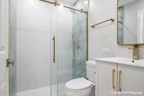Bath - 964 Brookside Ln, Deerfield, IL 60015 photo 3 of 4