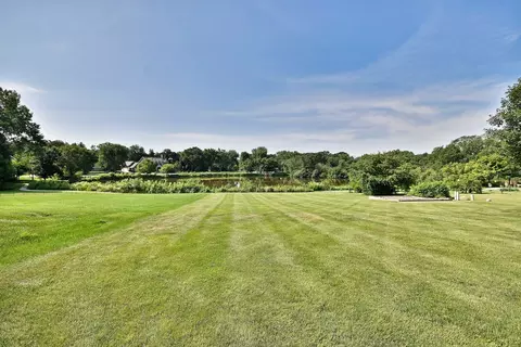 Exterior - 16 W611 87th St, Willowbrook, IL 60527 photo 7 of 8