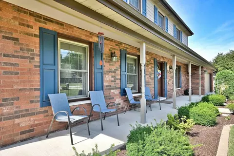 Exterior - 16 W611 87th St, Willowbrook, IL 60527 photo 3 of 8