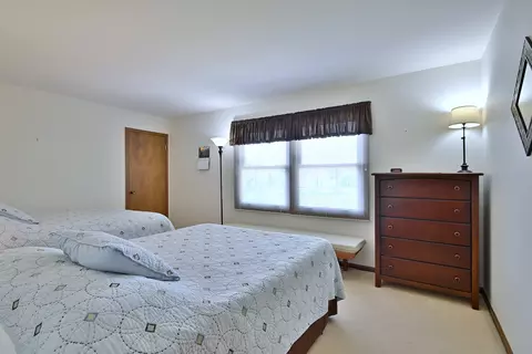 Bedroom - 16 W611 87th St, Willowbrook, IL 60527 photo 6 of 6