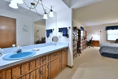 Bath - 16 W611 87th St, Willowbrook, IL 60527 photo 5 of 5