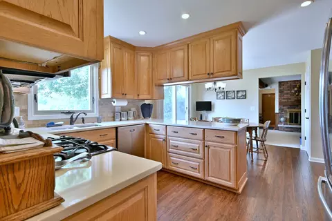 Kitchen - 16 W611 87th St, Willowbrook, IL 60527 photo 1 of 4