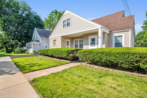 501 S 12th Ave, Saint Charles, IL 60174