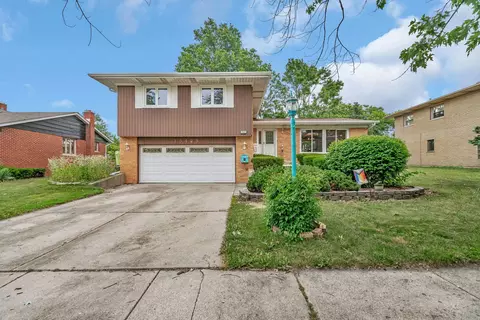 15425 Pine Dr, Oak Forest, IL 60452 photo 2