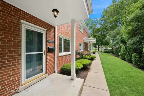 Exterior - 1744 Linneman St, Glenview, IL 60025 photo 3 of 3