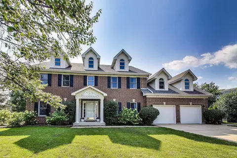 6808 Caitlin Ct, Willowbrook, IL 60527