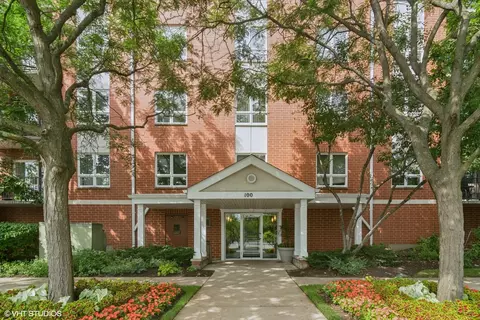 100 N Milwaukee Ave #501, Wheeling, IL 60090