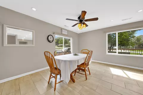 Dining - 15929 Lorel Ave, Oak Forest, IL 60452 photo 1 of 2