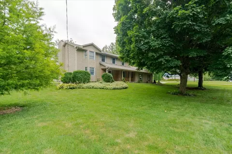 201 N Broadway St, Hudson, IL 61748