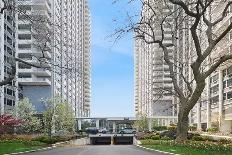 4250 N Marine Dr #1810, Chicago, IL 60613