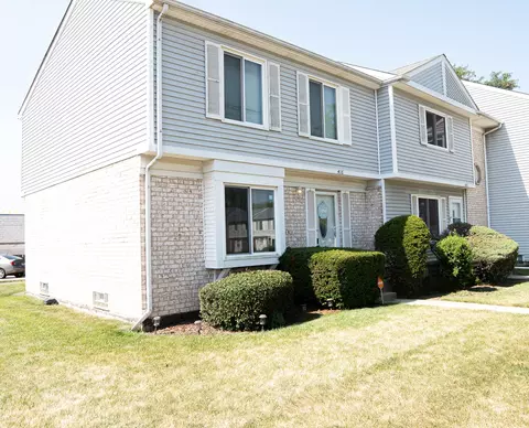 416 Gainsborough Ct, Bolingbrook, IL 60440