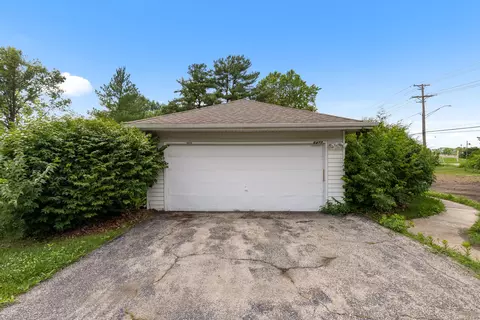 6477 Spring Brook Rd, Rockford, IL 61114 photo 3