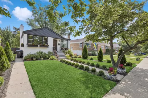 1728 Seward St, Evanston, IL 60202