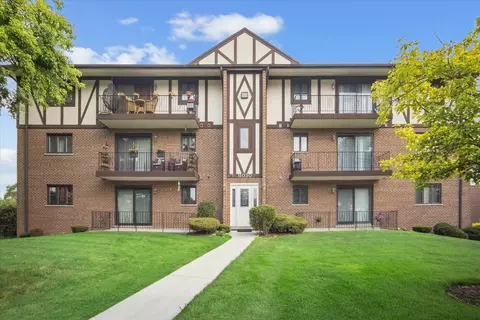 11030 S Theresa Cir #3D, Palos Hills, IL 60465