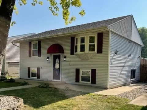 266 S Randolph Ave, Bradley, IL 60915