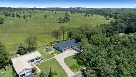 903 Timber Trail Dr, Dixon, IL 61021 photo 3