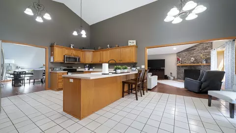903 Timber Trail Dr, Dixon, IL 61021 photo 7