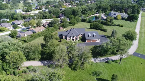 8511 Kearney Rd, Downers Grove, IL 60516