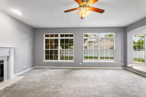 Living - 2136 Colonial St, Aurora, IL 60503 photo 13 of 14