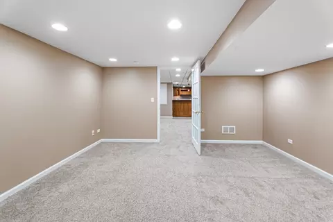 Living - 2136 Colonial St, Aurora, IL 60503 photo 14 of 14