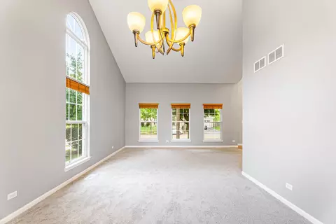 Living - 2136 Colonial St, Aurora, IL 60503 photo 4 of 14