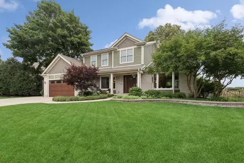 1524 Virginia Ave, Libertyville, IL 60048