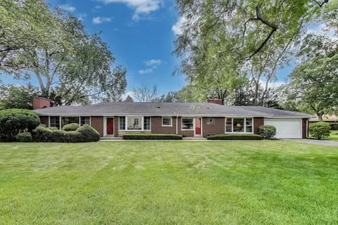 2300 Landwehr Rd, Northbrook, IL 60062