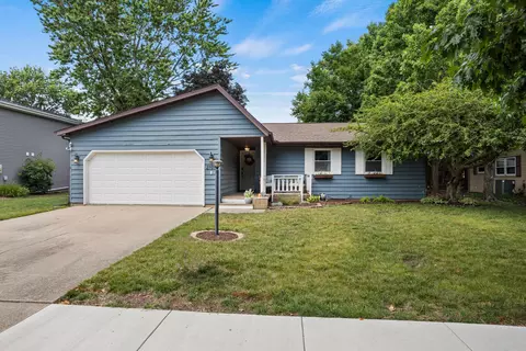 2104 Sumac Dr, Champaign, IL 61821