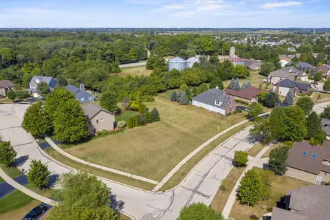 744 Merrill New Rd, Sugar Grove, IL 60554