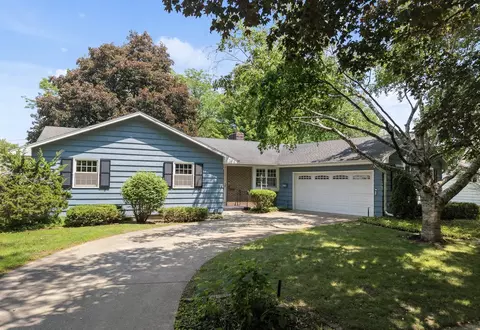 1208 Gifford St, Dekalb, IL 60115