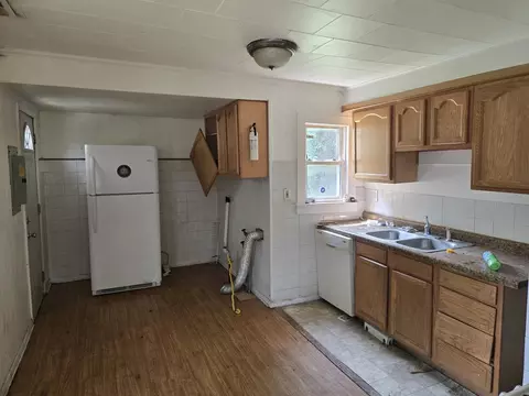 Kitchen - 3609 Sunset Ave, Markham, IL 60428 photo 2 of 2