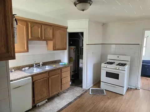Kitchen - 3609 Sunset Ave, Markham, IL 60428 photo 1 of 2