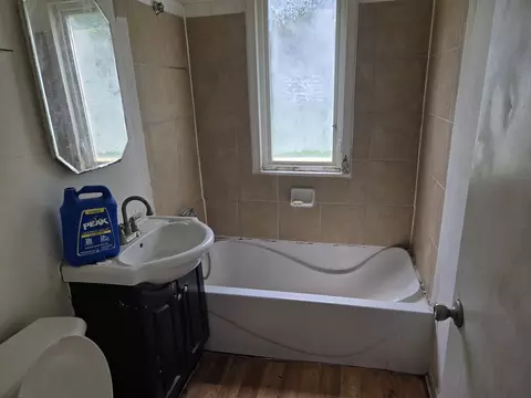 Bath - 3609 Sunset Ave, Markham, IL 60428 photo 1 of 1