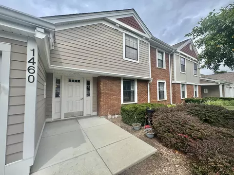 1460 Seven Pines Rd #2A, Schaumburg, IL 60193