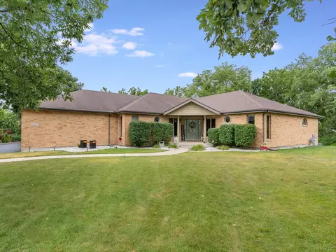 26223 W Highland Dr, Channahon, IL 60410