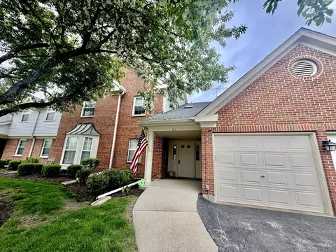 21 Ashburn Ct #AV1, Schaumburg, IL 60193
