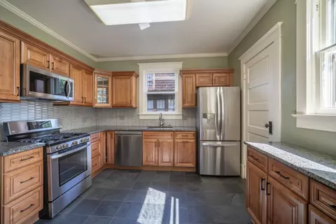 939 Prospect St, Elgin, IL 60120 photo 5